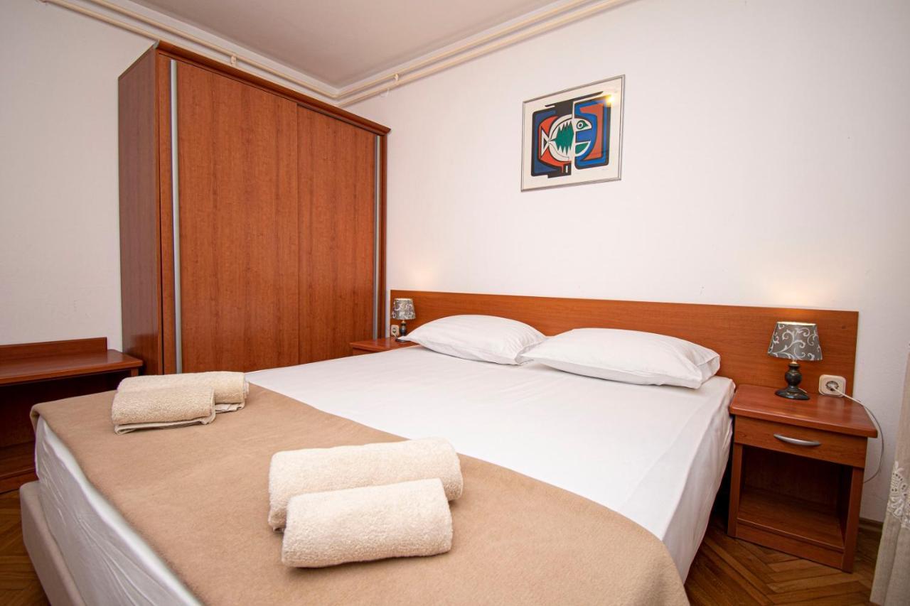 Holiday Apartment 50M From The Beach Pjescana Uvala Exterior photo